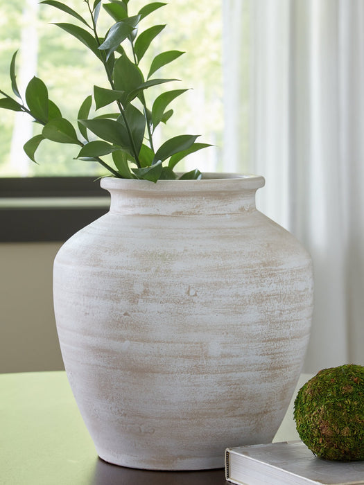 Meadie Vase - Furniture World SW (WA)