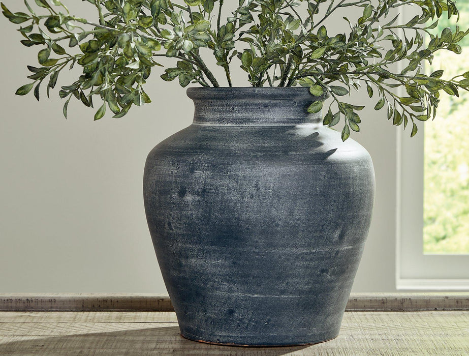 Meadie Vase - Furniture World SW (WA)
