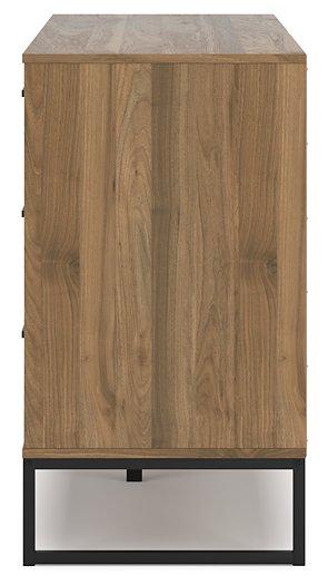 Deanlow Bedroom Package