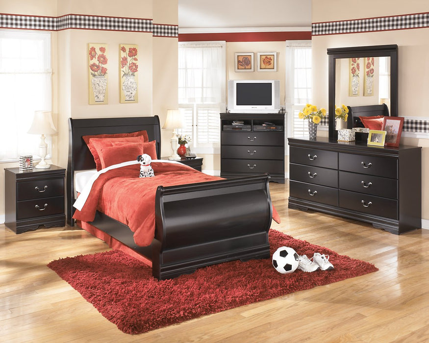 Huey Vineyard Dresser and Mirror - Furniture World SW (WA)