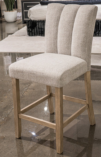 Larawyn Counter Height Barstool - Furniture World SW (WA)